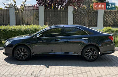 Седан Toyota Camry 2013 в 