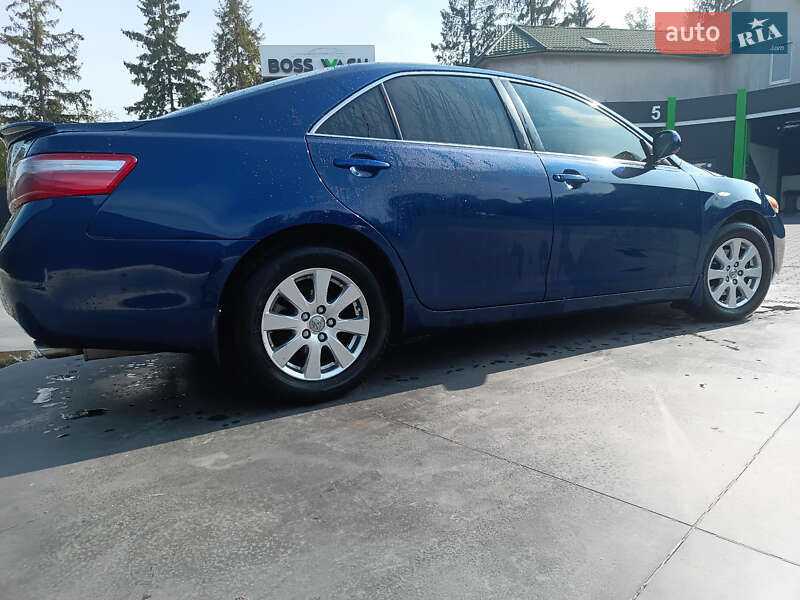 Седан Toyota Camry 2007 в Чернівцях