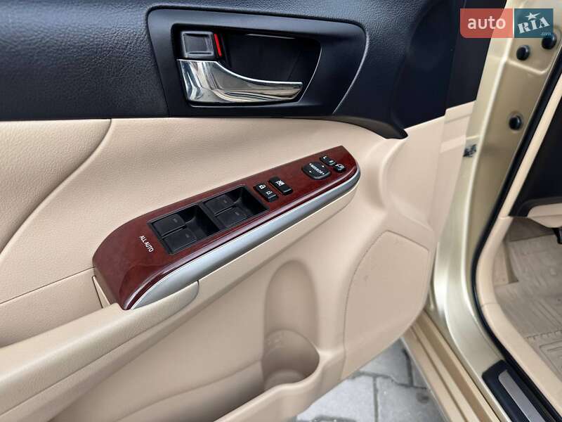 Седан Toyota Camry 2012 в Тернополі фото 16 Седан Toyota Camry 2012 в Тернополі