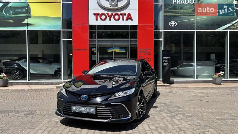 Седан Toyota Camry 2024 в 
