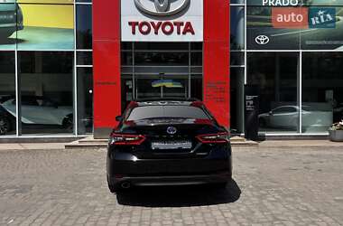 Седан Toyota Camry 2024 в 