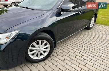 Седан Toyota Camry 2013 в Дрогобыче