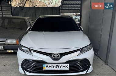 Седан Toyota Camry 2017 в Виннице