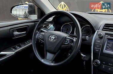 Седан Toyota Camry 2016 в 
