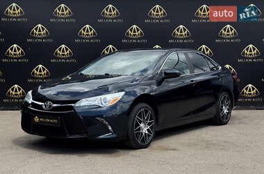Седан Toyota Camry 2016 в 
