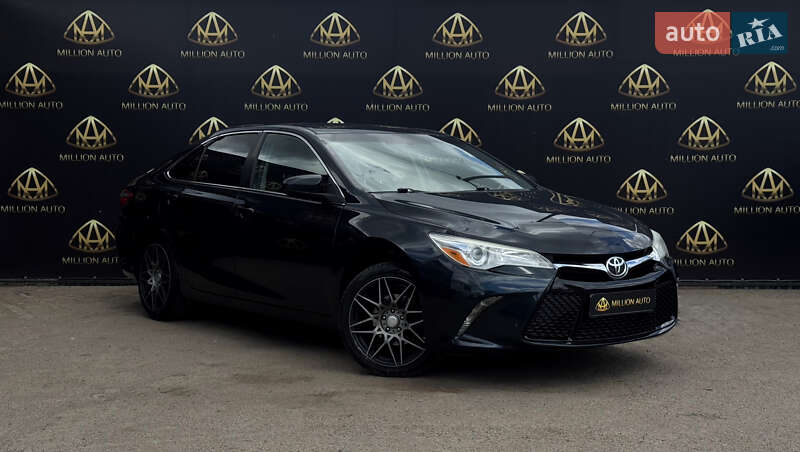 Седан Toyota Camry 2016 в 