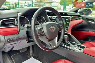 Седан Toyota Camry 2018 в 