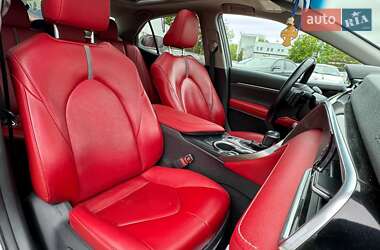 Седан Toyota Camry 2018 в 
