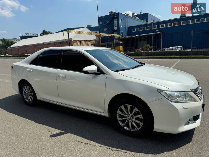 Седан Toyota Camry 2012 в Луцьку