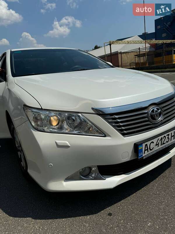 Седан Toyota Camry 2012 в Луцьку