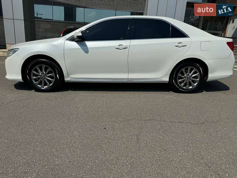 Седан Toyota Camry 2012 в Луцьку