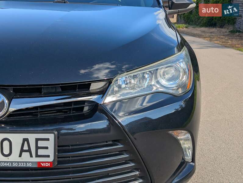 Седан Toyota Camry 2015 в Киеве