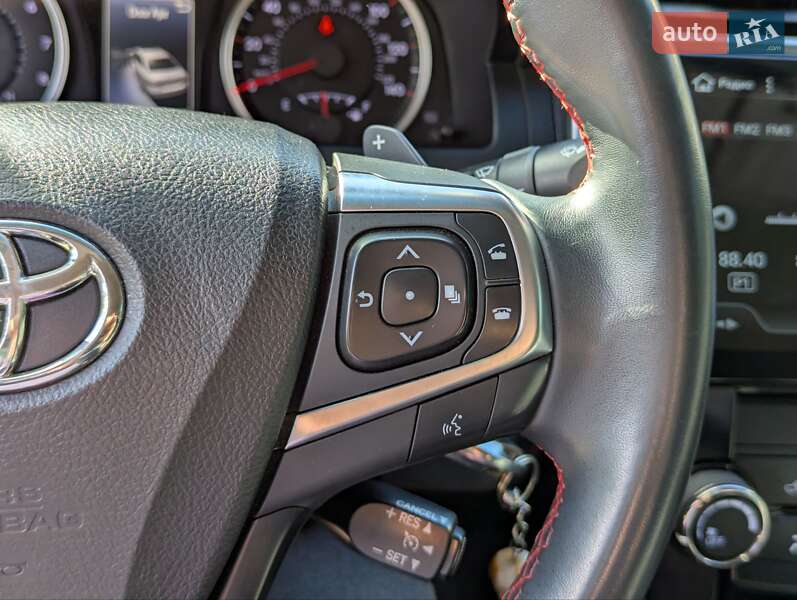 Седан Toyota Camry 2015 в Киеве