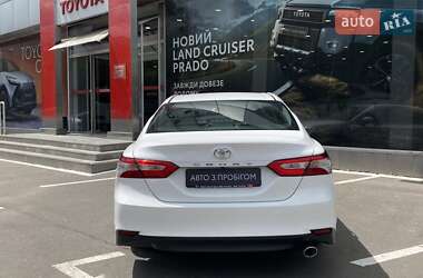 Седан Toyota Camry 2018 в 