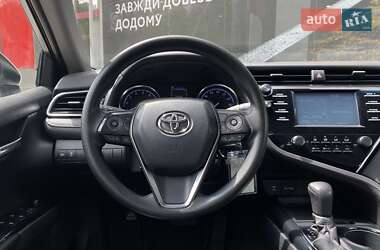 Седан Toyota Camry 2018 в 
