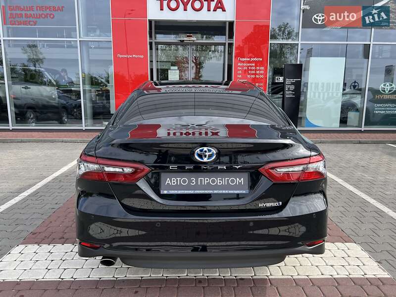 Седан Toyota Camry 2023 в Виннице