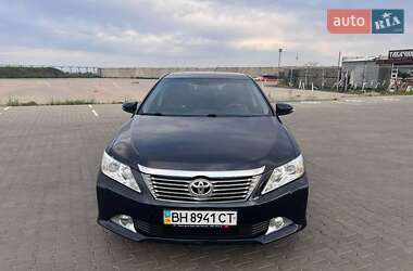 Седан Toyota Camry 2014 в 