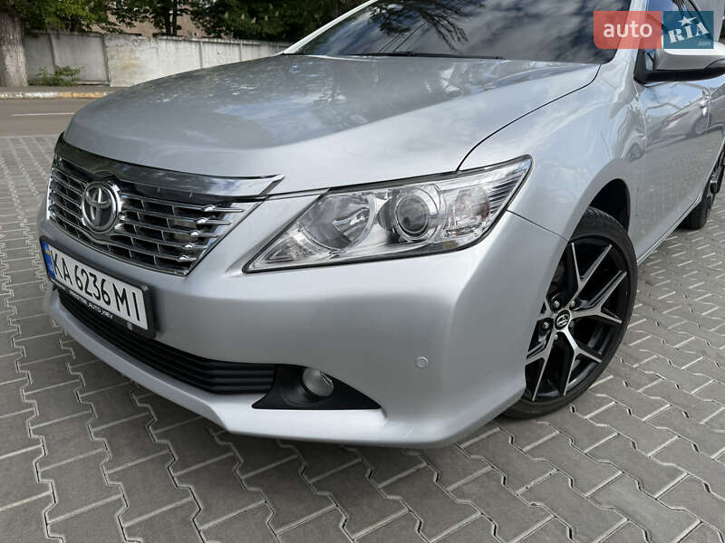 Седан Toyota Camry 2011 в Киеве