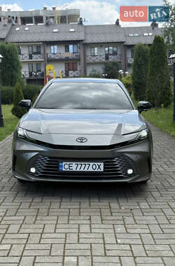 Седан Toyota Camry 2024 в Чернівцях