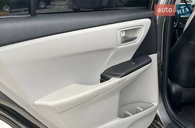Седан Toyota Camry 2016 в 