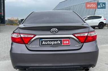 Седан Toyota Camry 2016 в 