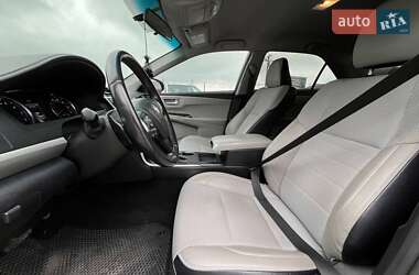 Седан Toyota Camry 2016 в 