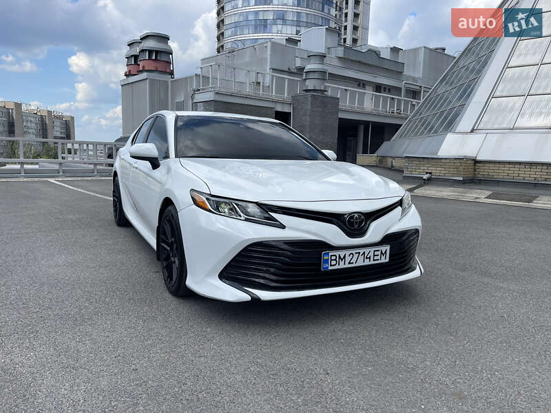 Седан Toyota Camry 2019 в 