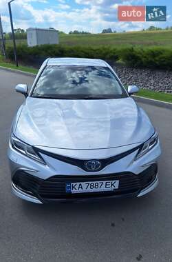 Седан Toyota Camry 2024 в 