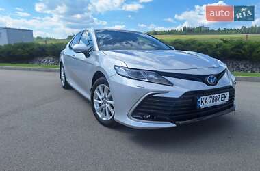 Седан Toyota Camry 2024 в 