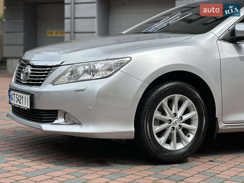 Седан Toyota Camry 2011 в Івано-Франківську