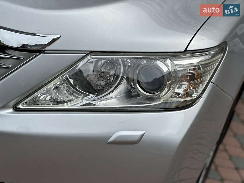 Седан Toyota Camry 2011 в Івано-Франківську