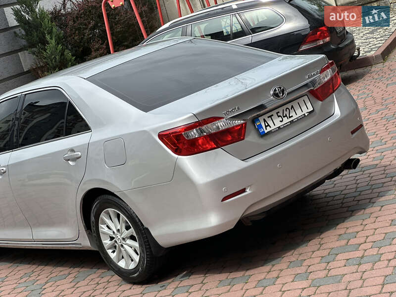 Седан Toyota Camry 2011 в Івано-Франківську