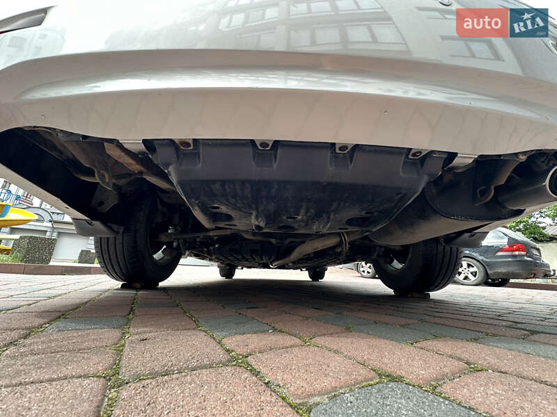 Седан Toyota Camry 2011 в Івано-Франківську