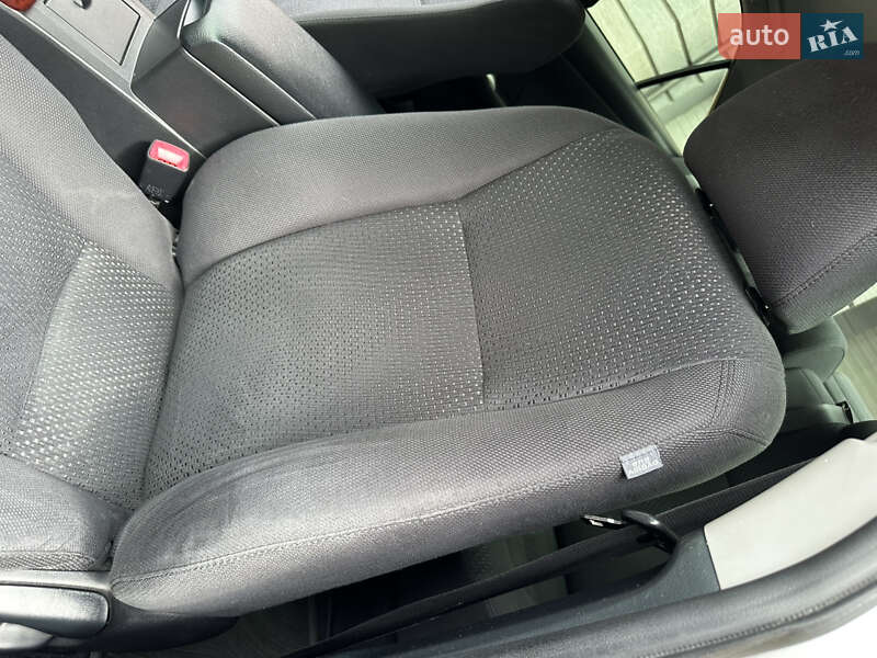 Седан Toyota Camry 2011 в Івано-Франківську