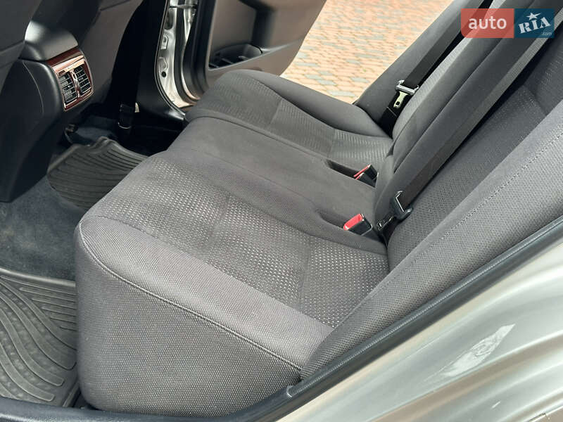 Седан Toyota Camry 2011 в Івано-Франківську