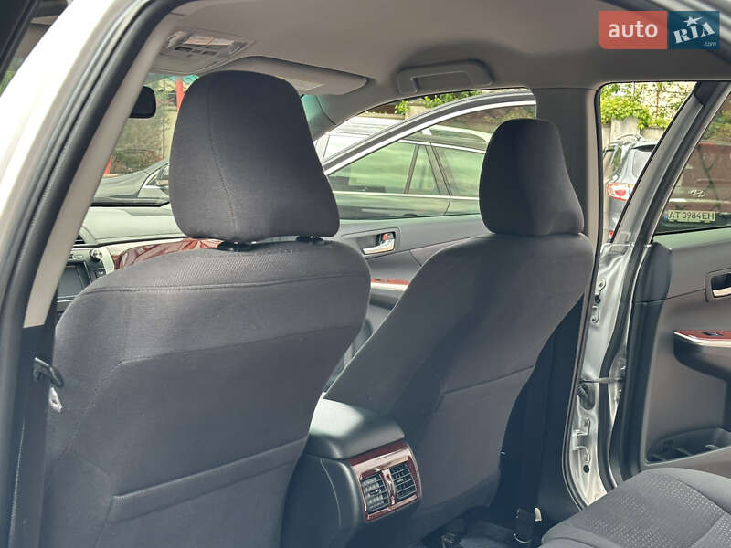 Седан Toyota Camry 2011 в Івано-Франківську