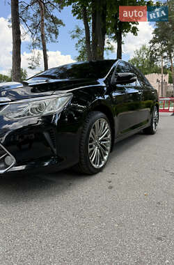 Седан Toyota Camry 2016 в Харкові