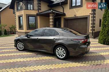 Седан Toyota Camry 2021 в 
