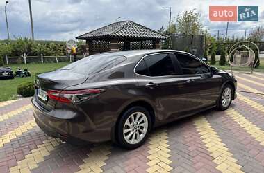 Седан Toyota Camry 2021 в 