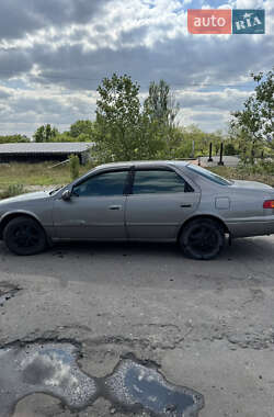 Седан Toyota Camry 2000 в 