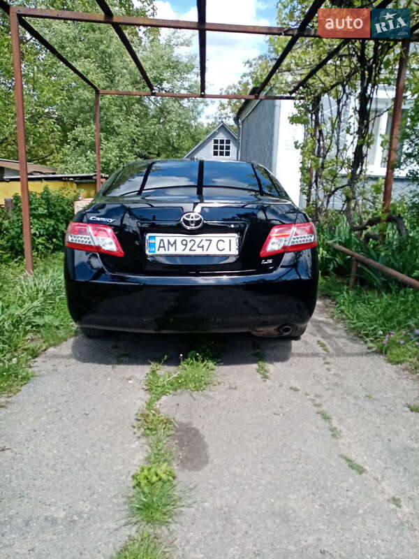 Седан Toyota Camry 2011 в Жмеринке