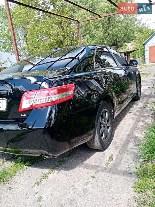 Седан Toyota Camry 2011 в Жмеринке