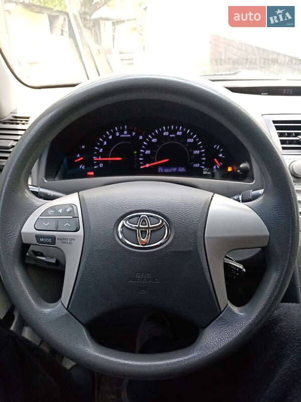 Седан Toyota Camry 2011 в Жмеринке