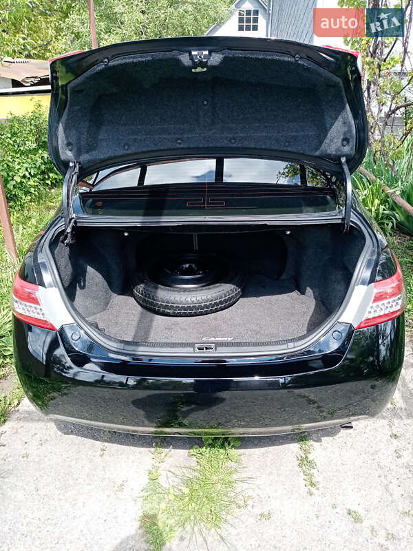 Седан Toyota Camry 2011 в Жмеринке