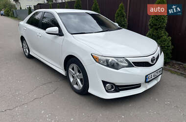 Седан Toyota Camry 2012 в Києві