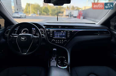 Седан Toyota Camry 2019 в 