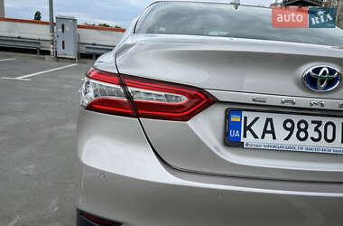 Седан Toyota Camry 2019 в 