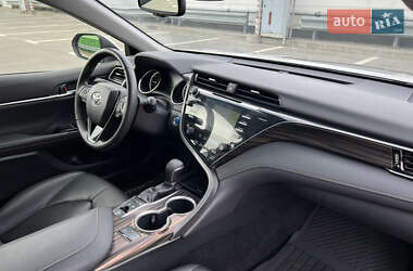 Седан Toyota Camry 2019 в 