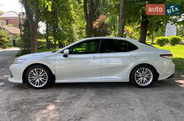 Седан Toyota Camry 2019 в 