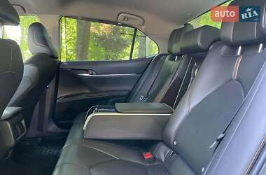 Седан Toyota Camry 2019 в 